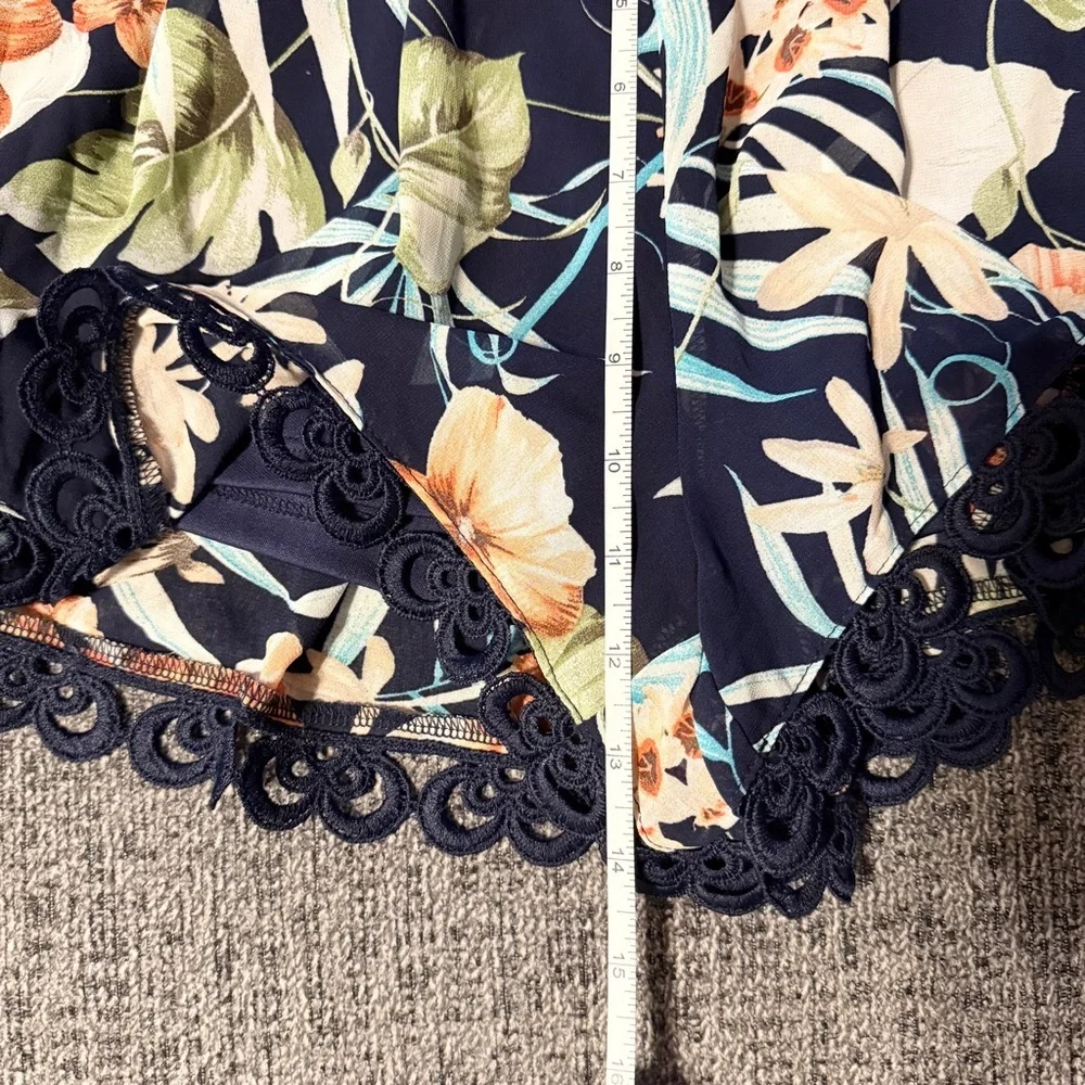Top Apparel High Waisted Floral Pleated Shorts Small